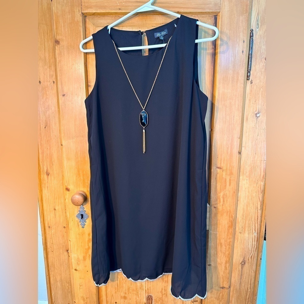 Lily Rose Black Sheath Dress w/Scalloped Bottom & Necklace Size Small NWT